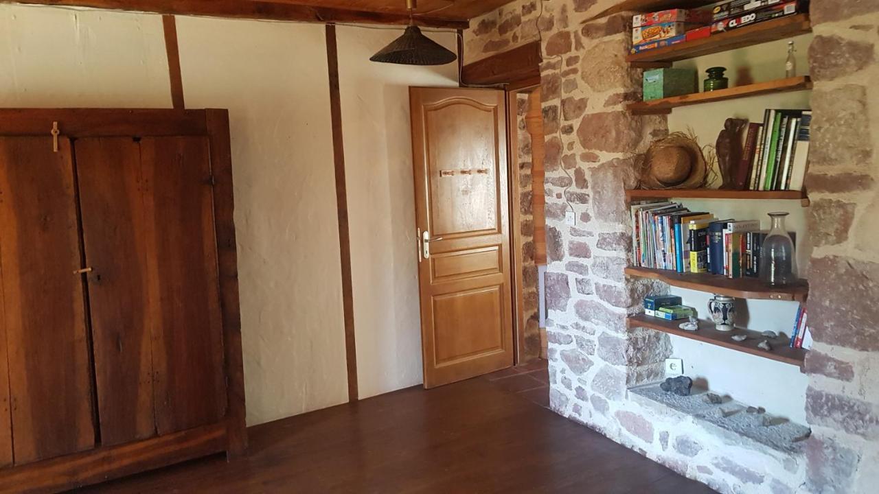 Maison Isolee Dans Les Vignes Et Les Bois Valady Екстериор снимка