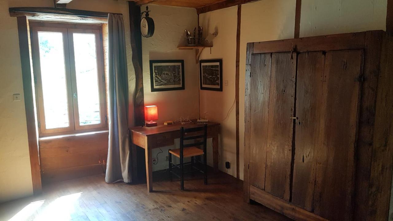 Maison Isolee Dans Les Vignes Et Les Bois Valady Екстериор снимка